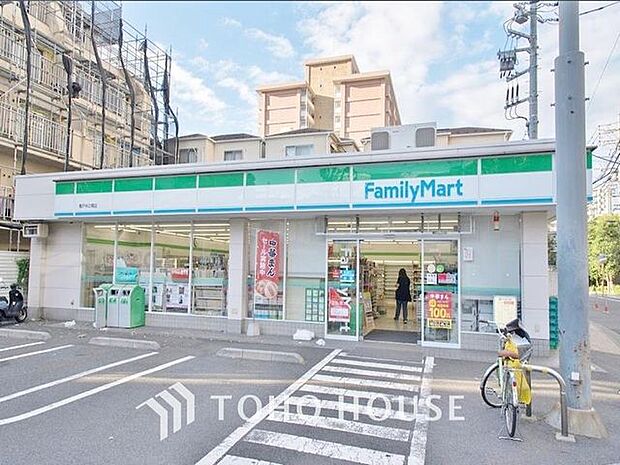 徒歩4分。ファミリーマート亀戸中之橋店 280m