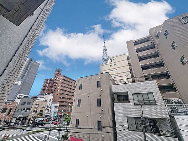 「眺望」穏やかな街並みを一望しながら、爽やかな風と柔らかく降り注ぐ陽光を感じて頂けます。