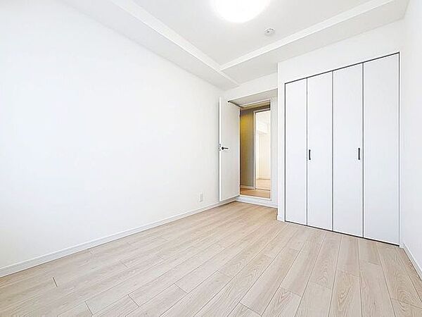 「洋室」掃除のしやすい清潔感のあるフローリング仕上げです。