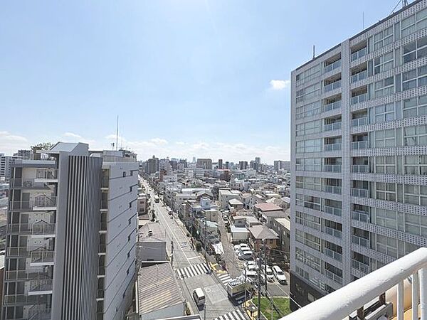 「眺望」穏やかな街並みを一望しながら、爽やかな風と柔らかく降り注ぐ陽光を感じて頂けます。