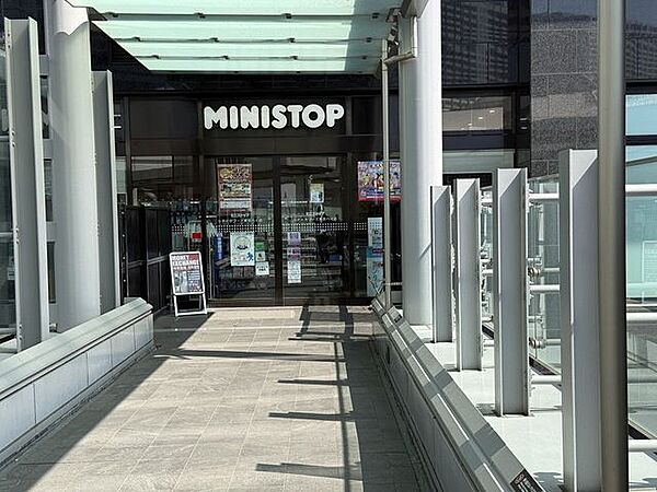 ミニストップ　シティタワーズ東京ベイ店 100m