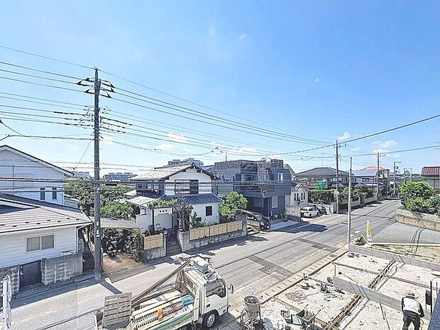 「眺望」穏やかな街並みを一望しながら、爽やかな風と柔らかく降り注ぐ陽光を感じて頂けます。