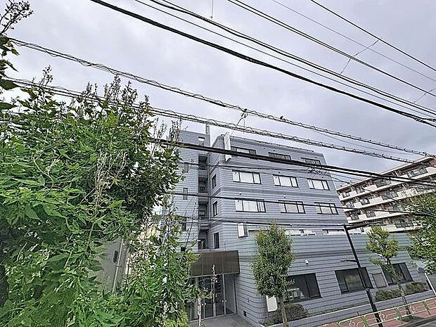 「眺望」穏やかな街並みを一望しながら、爽やかな風と柔らかく降り注ぐ陽光を感じて頂けます。