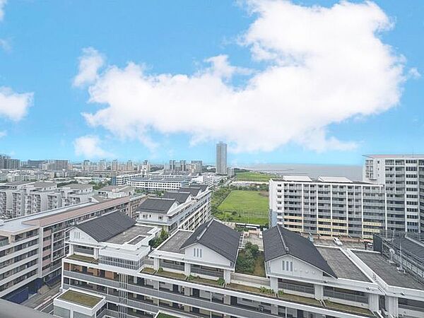 「眺望」心地よい風を感じながら、青空を眺め一息つくことのできる住空間です。