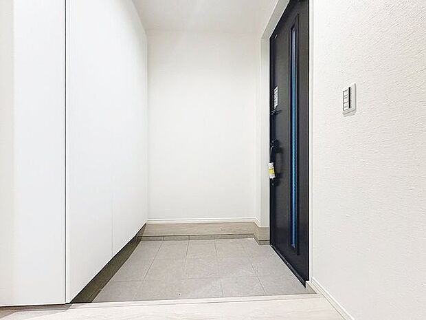 「玄関」「ただいま」・「おかえり」。新居で交わす家族同士の何気ないやり取りがただ何となく嬉しいんです。自分のお家を手に入れた事の喜びが感じられるお客様からの素敵なエピソードです。