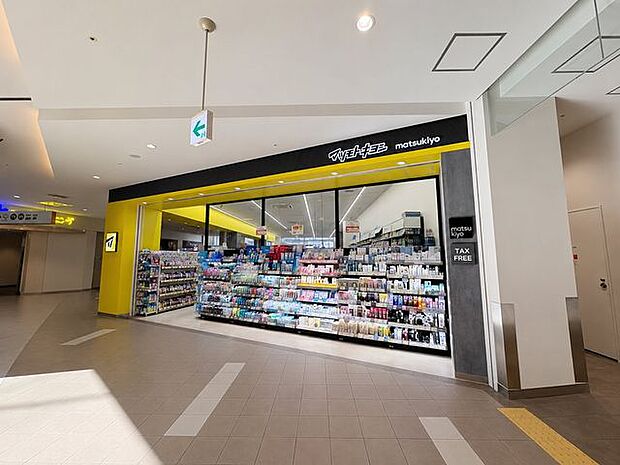 マツモトキヨシららぽーとTOKYO-BAY店 徒歩8分。 590m