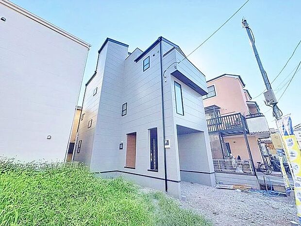 「心地良く暮らしを彩る充実のライフスタイルを」歩いていける距離に、教育施設やお買い物施設が揃う街並み。