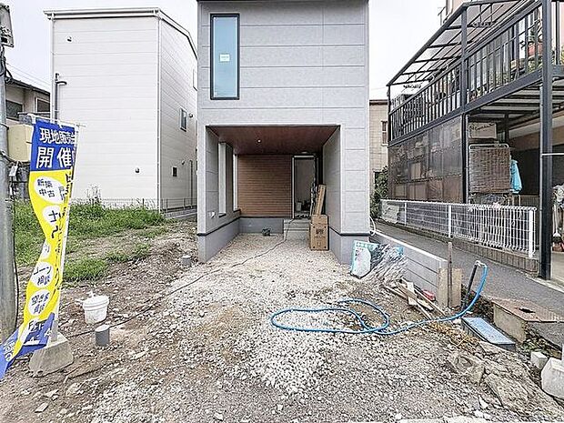 「ビルトイン駐車場」