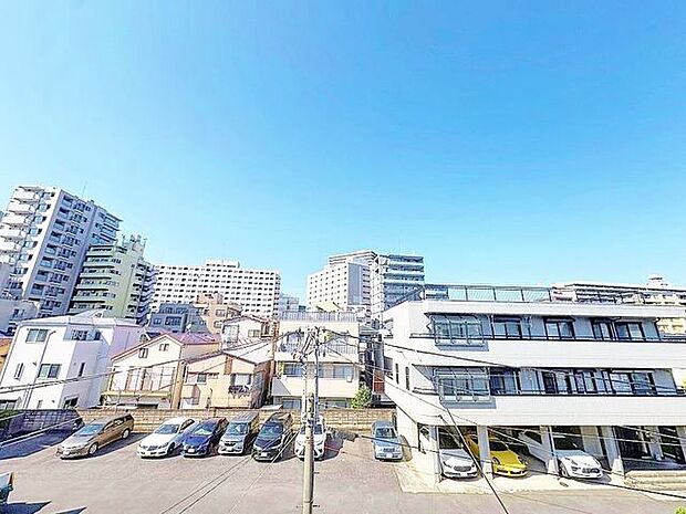 「眺望」心地よい風を感じながら、青空を眺め一息つくことのできる住空間です。