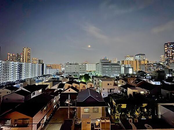 「眺望」心地よい風を感じながら、青空を眺め一息つくことのできる住空間です。