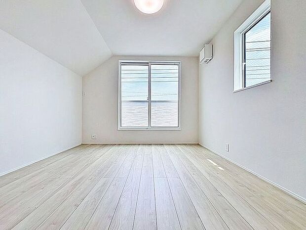 「居心地の良いナチュラル空間」お家時間を穏やかに過ごせる寛ぎの空間です。居心地の良さを実感して頂けるお部屋となっております。