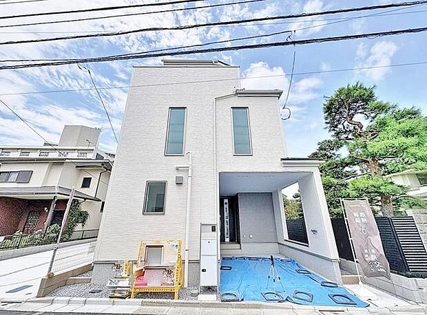 「~3階建て3SLDK~」生活を彩る設備、豊富な収納、楽々の家事動線が揃う邸宅。快適な住まいで「ワンランク上」の生活が送れます。