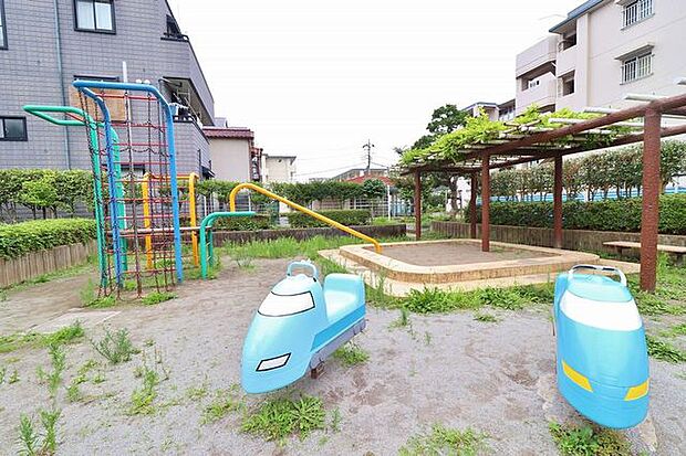 徒歩13分。むつみ児童遊園 1020m