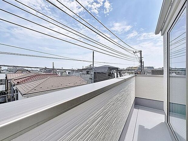 「眺望」心地よい風を感じながら、青空を眺め一息つくことのできる住空間です。