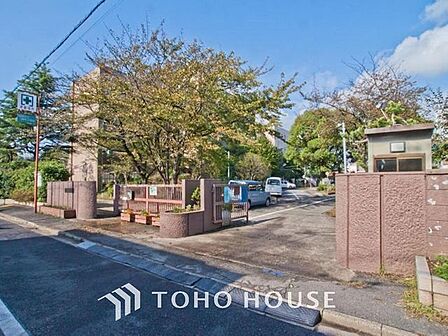 船橋市立湊町小学校 740m