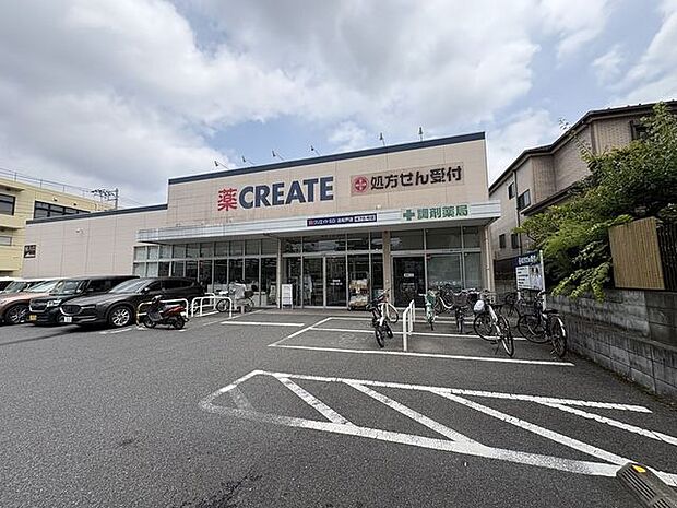 徒歩8分。クリエイトエス・ディー北松戸店 630m