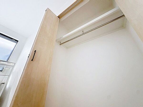 「収納」全ての居室にクローゼットを完備しております。