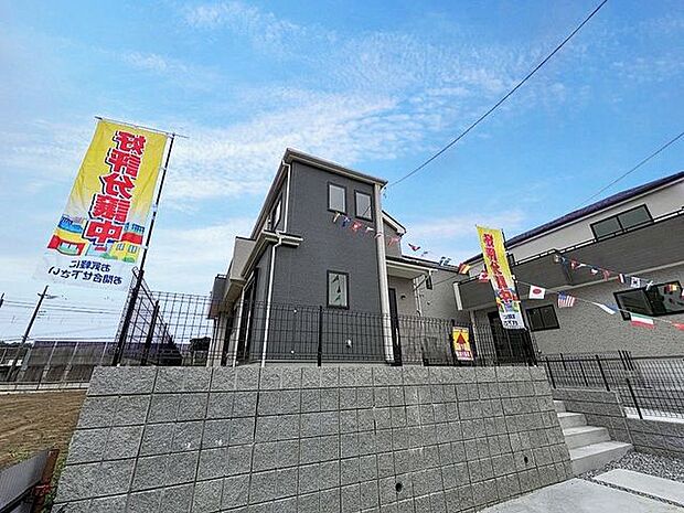 「~2階建て4LDK~」16帖超えのLDK、豊富な収納、生活を彩る設備など、プラスワンのポイントが詰まった邸宅です。