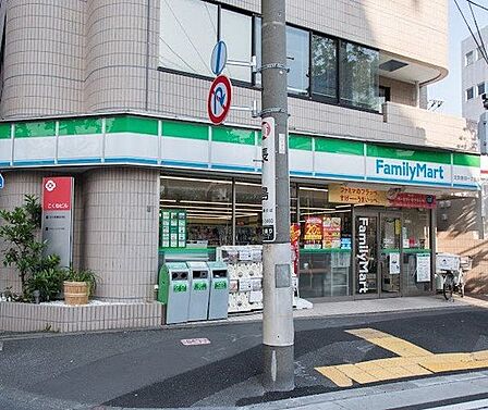 徒歩2分。ファミリーマート文京音羽一丁目店 120m