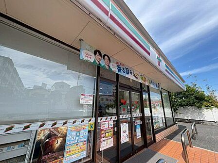 徒歩4分。セブンイレブン南葛西小学校前店 310m