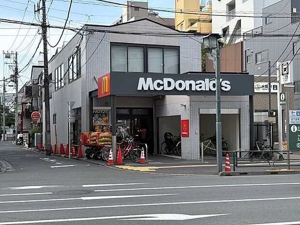 徒歩5分。マクドナルド大島店 340m