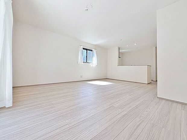 「家事ラクプランの間取り」1階、リビング階に水回りが集結していることで家事導線も確保され、～暮らしやすい～の実現が叶うお家です。