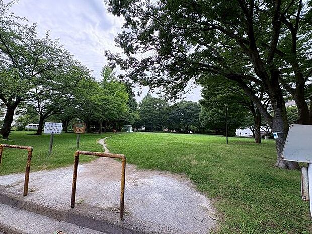 足立区立道海公園 950m