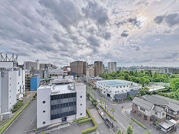 「眺望」穏やかな街並みを一望しながら、爽やかな風と柔らかく降り注ぐ陽光を感じて頂けます。