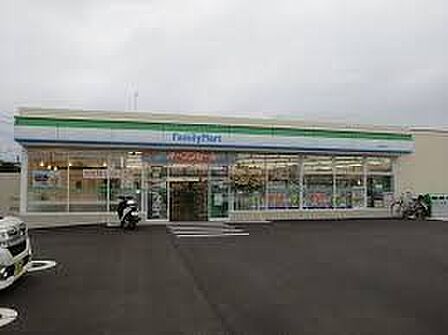 ファミリーマート柏大室店 377m