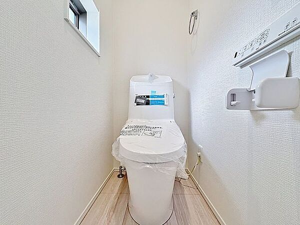 「ウォシュレット機能付き」優れた節水効果や汚れが付きにくい便座など、ほしかった機能が揃ったウォシュレット一体型トイレです。