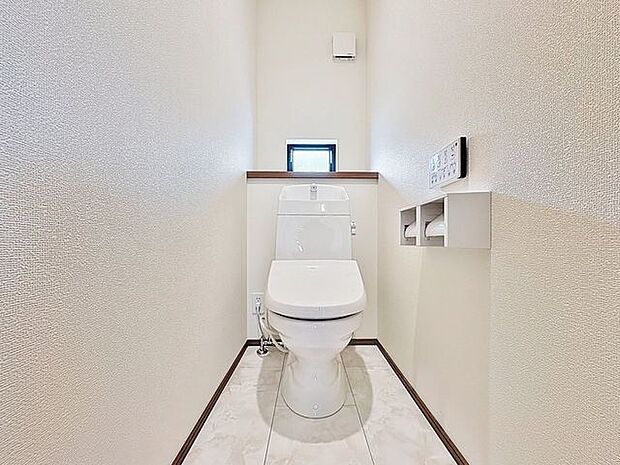 「ウォシュレット機能付き」優れた節水効果や汚れが付きにくい便座など、ほしかった機能が揃ったウォシュレット一体型トイレです。