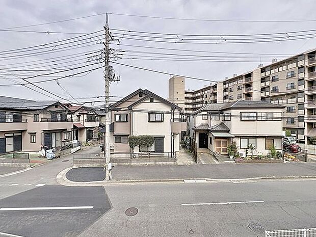 「眺望」心地よい風を感じながら、青空を眺め一息つくことのできる住空間です。