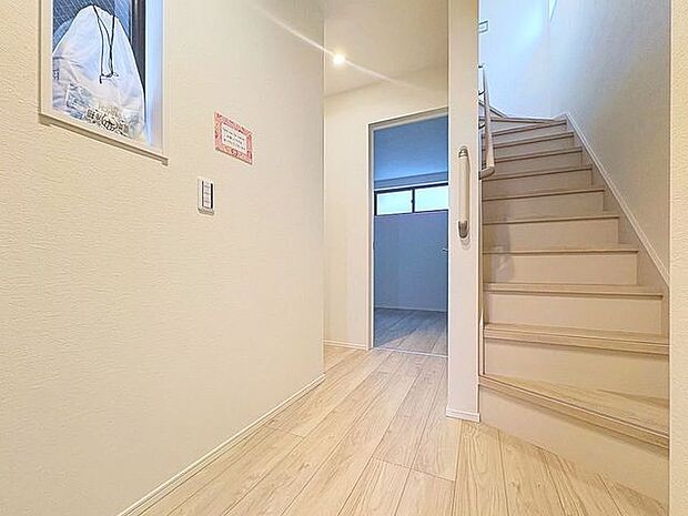 「玄関」「ただいま」・「おかえり」。新居で交わす家族同士の何気ないやり取りがただ何となく嬉しいんです。自分のお家を手に入れた事の喜びが感じられるお客様からの素敵なエピソードです。
