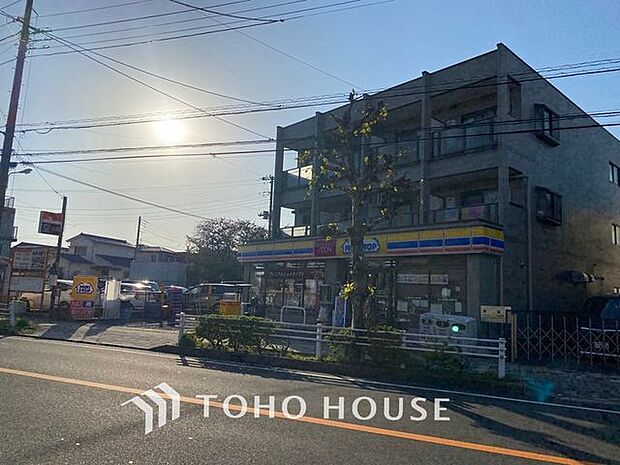 徒歩11分。ミニストップ 堀江4丁目店 830m