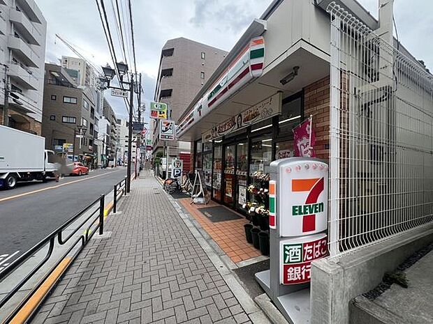 セブンイレブン台東根岸3丁目 130m