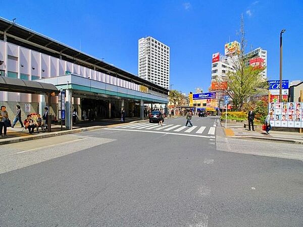 小岩駅(JR東日本 総武本線) 徒歩11分。JR総武線　小岩駅 880m