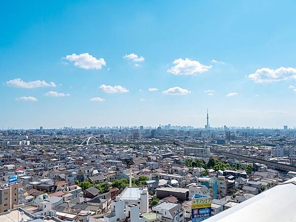 「眺望」穏やかな街並みを一望しながら、爽やかな風と柔らかく降り注ぐ陽光を感じて頂けます。