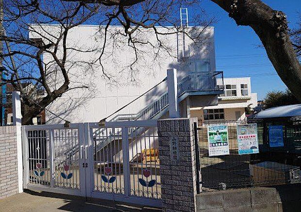 山野幼稚園 700m