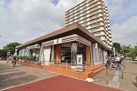 セブンイレブン江戸川清新プラザ店まで約478m