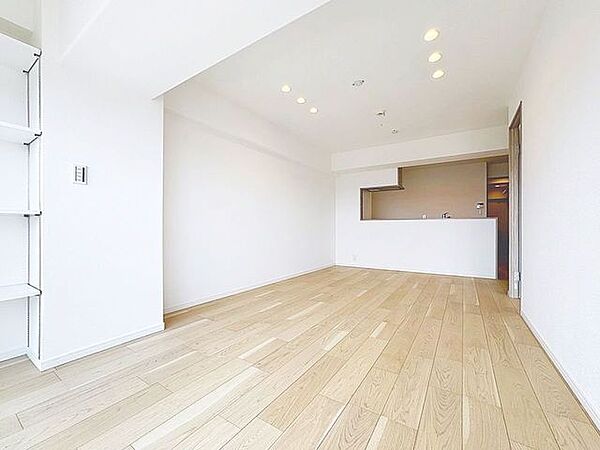 「寛ぎの空間・16.7帖リビング」毎日過ごす場所だからこそ、飽きのこないデザインが大事。本当に欲しい「寛げる空間」を実感して頂けます。