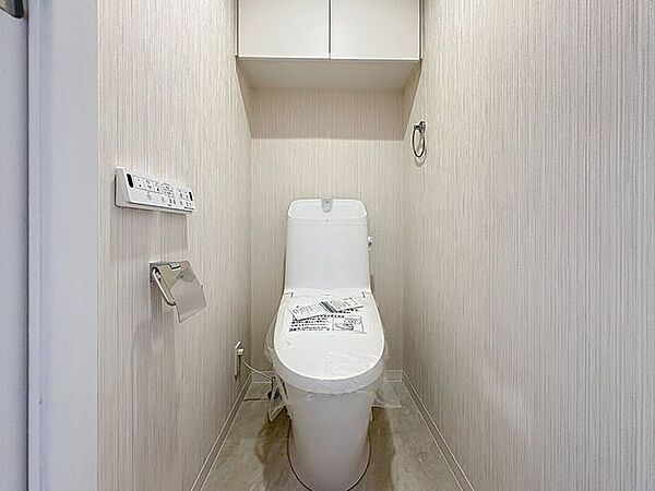 「リフォーム済・トイレ」トイレ関係の設備も一新されています。もちろん温水洗浄機能付き便座です。