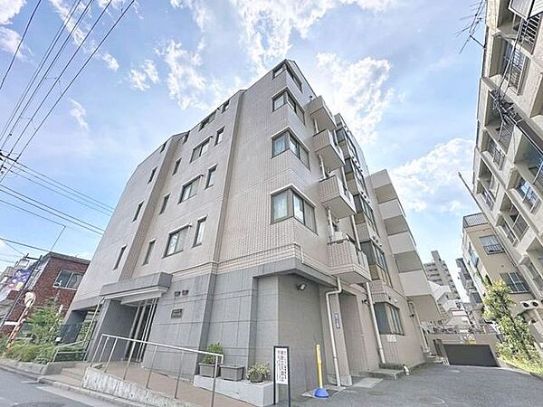 「～東急ドエル・アルス大島～」小学校600ｍ、スーパー60ｍ。歩いて行ける距離にお買い物施設や教育施設が揃う街並み。子育て世帯も住みやすい、便利な住環境です。