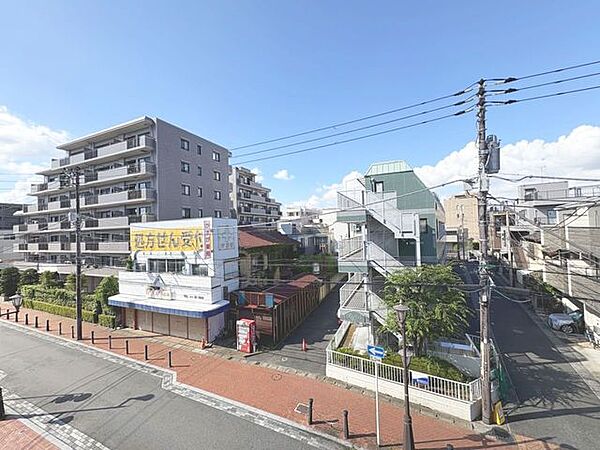 「眺望」心地よい風を感じながら、青空を眺め一息つくことのできる住空間です。