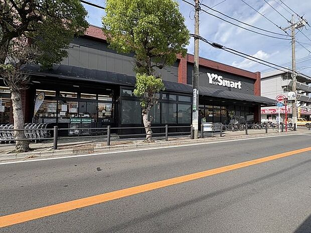 徒歩11分。ワイズマート北方店 860m