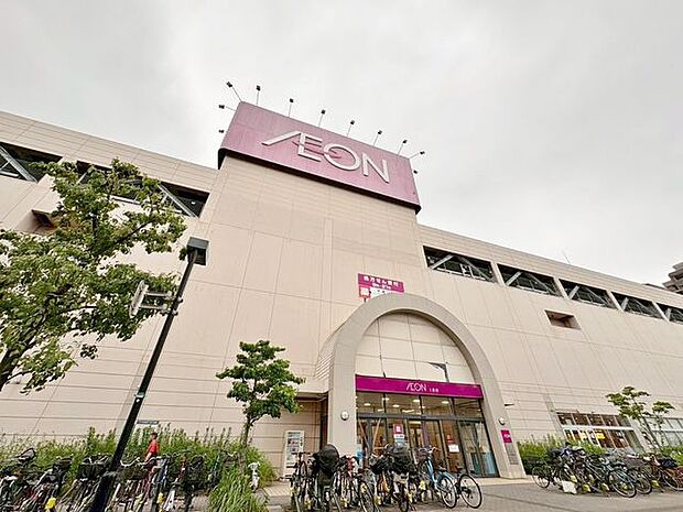 徒歩16分。イオン市川妙典店 1240m