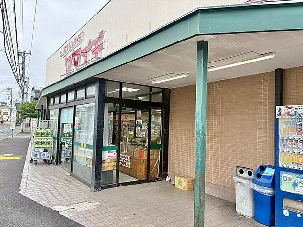 徒歩1分。ヤマイチ 南篠崎店 50m