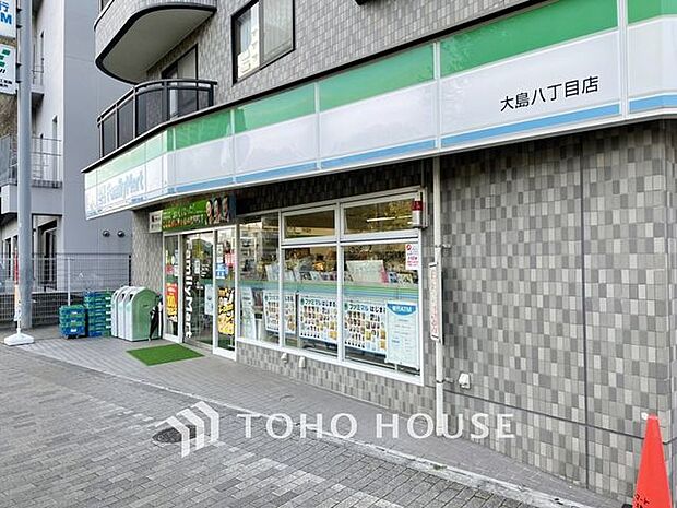 徒歩6分。ファミリーマート大島八丁目店 430m