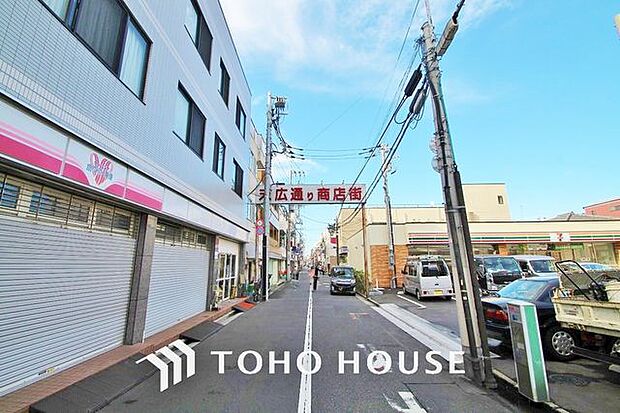 徒歩24分。末広通り商店街 1880m