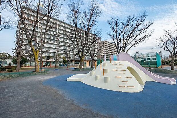 徒歩12分。東砂1丁目公園 930m