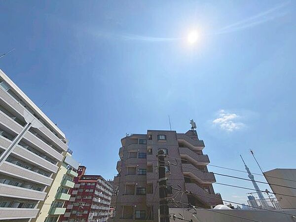 「眺望」心地よい風を感じながら、青空を眺め一息つくことのできる住空間です。